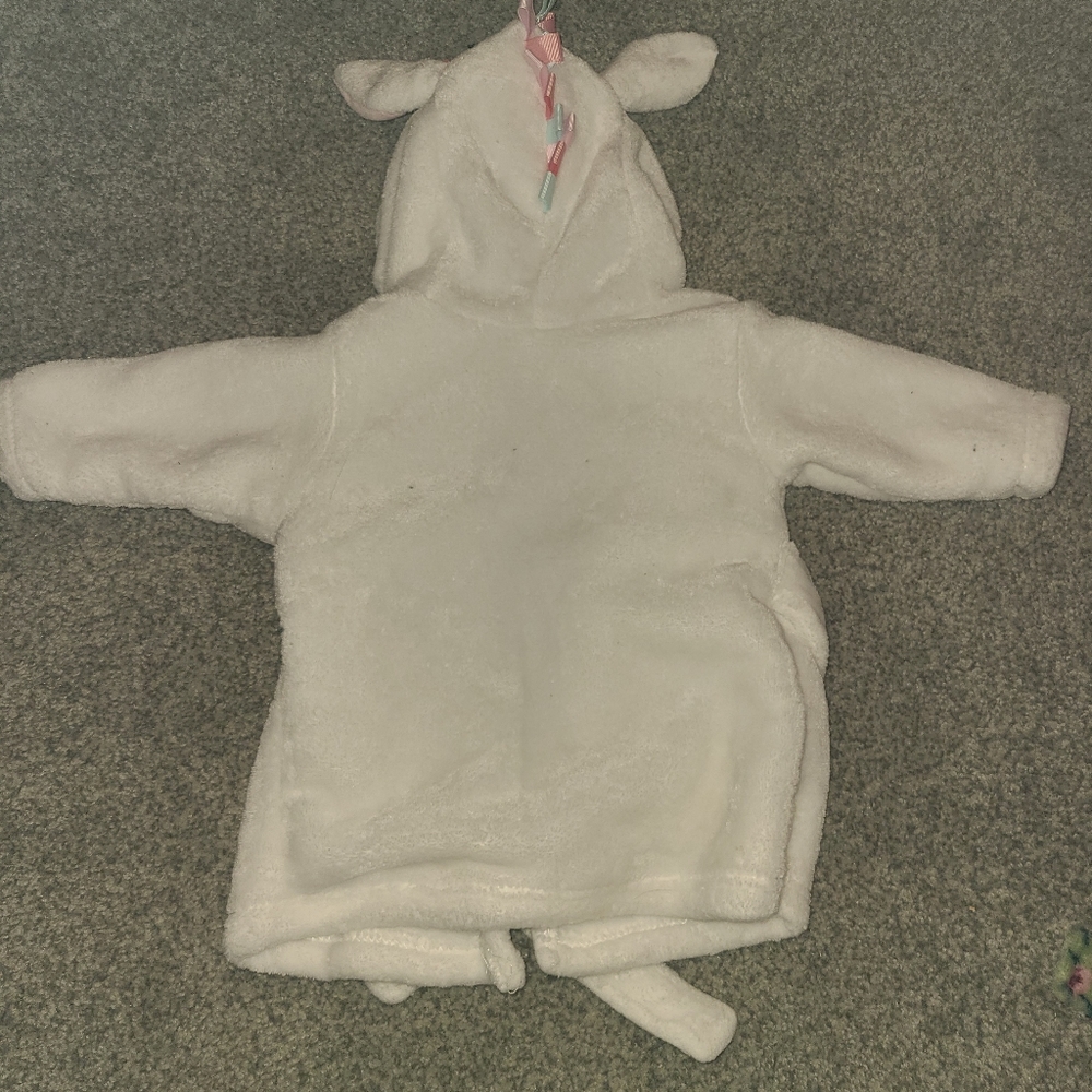 Baby Unicorn Robe 🦄 - Picture 2 of 3